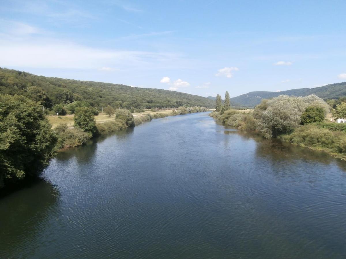 Gite 3 Etoiles "Entre Sources Et Riviere" Besancon Vaire-le-Grand Exteriér fotografie